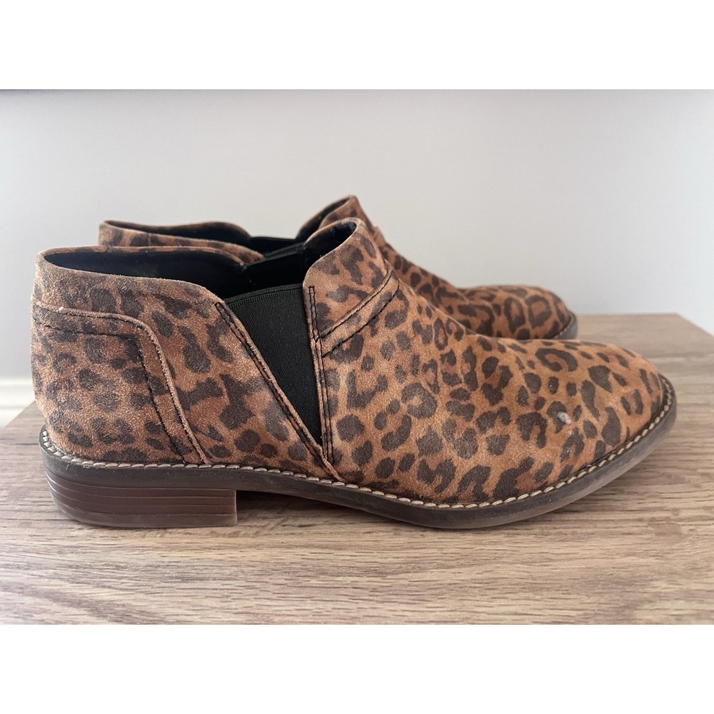 Clark's Collection Cheetah Print Women's 7.5 Shoes Booties Brown Slip On W1